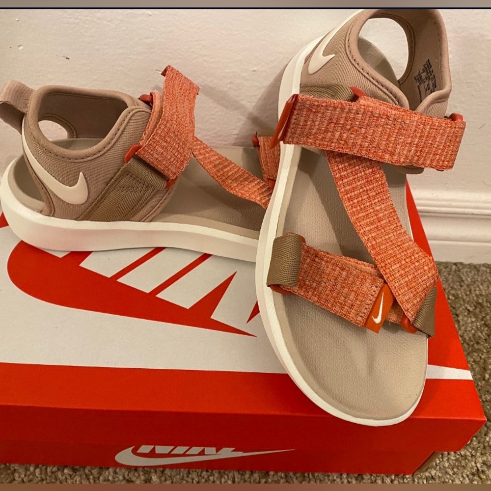 Size 7 but fits like 6 or 6/1/2